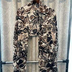 Women’s shawl/scarf